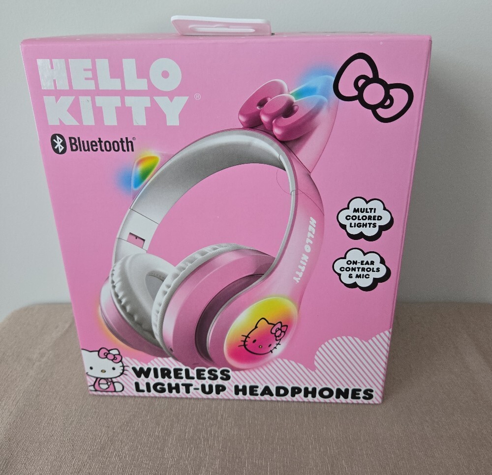 Hello Kitty Bluetooth Wireless Light-Up Headphones Pink LED Cat Ear Headset - Picture 7 of 10